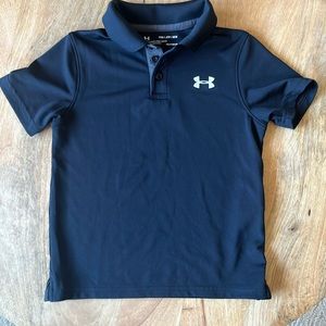 EUC boys under armor black golf shirt size XS